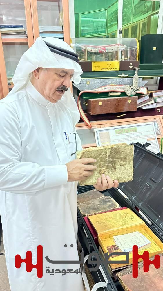 في مكتبة آل عبد المتعالي وثائق ومخطوطات نادرة ومشجّرات تعود إلى 204هـ !