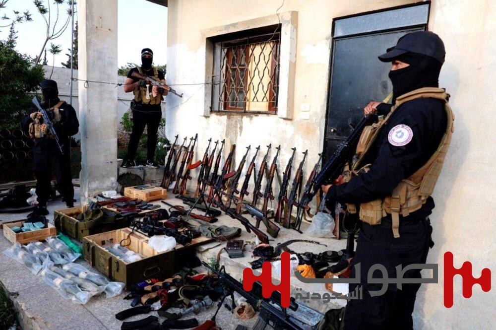 سورية: ضبط شحنة أسلحة في ريف حمص قادمة من لبنان.. واعتقال المتورطين