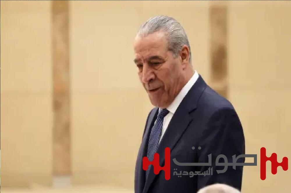 الشيخ يستهل مهماته بزيارة الرياض