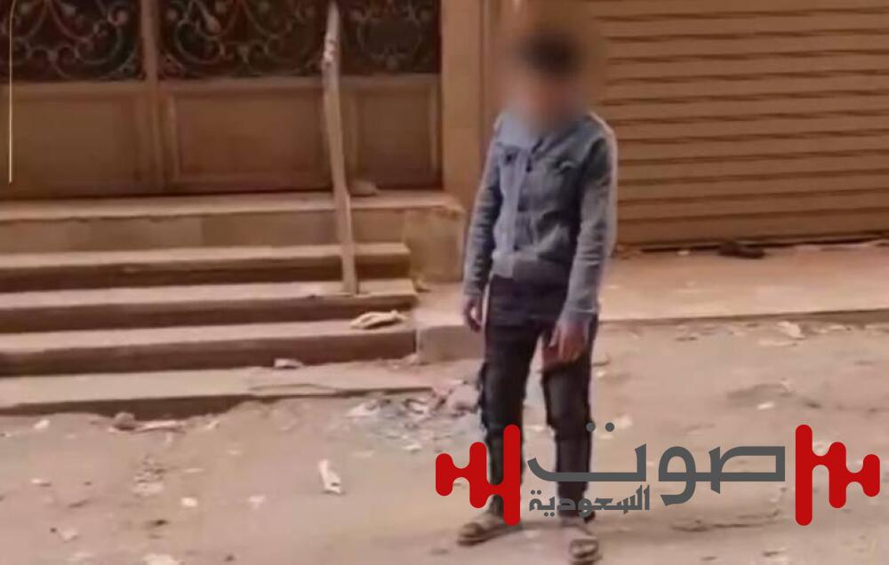 أشبه بحركات «الزومبي».. فيديو لشابين يثير ذعر المصريين