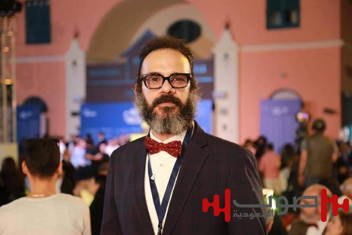 المخرج محمود محمود يُطلق «مين يُحضِن البحر».. بحثاً عن الحب