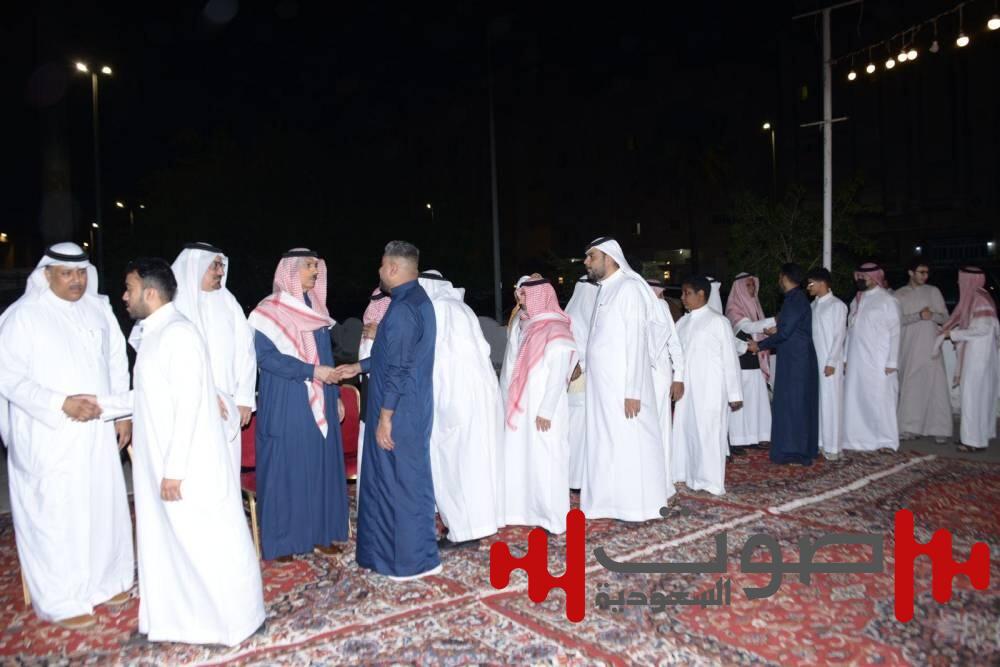 آل منشي يتلقون التعازي في فقيدهم