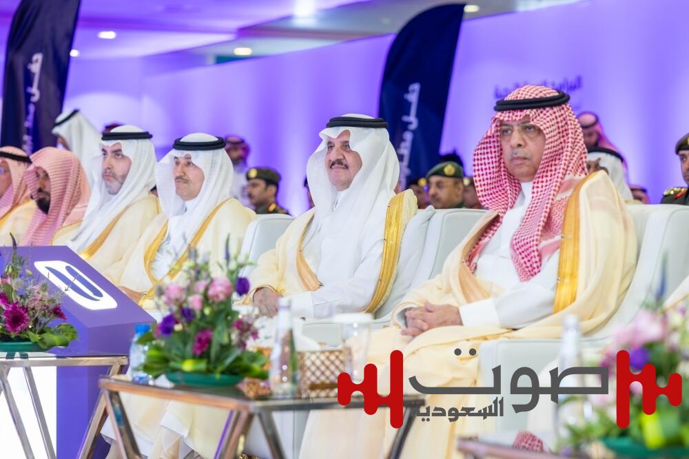 أمير الشرقية يدشن المخطط العام لمطار الملك فهد الدولي ويفتتح حزمة مشاريع تطويرية