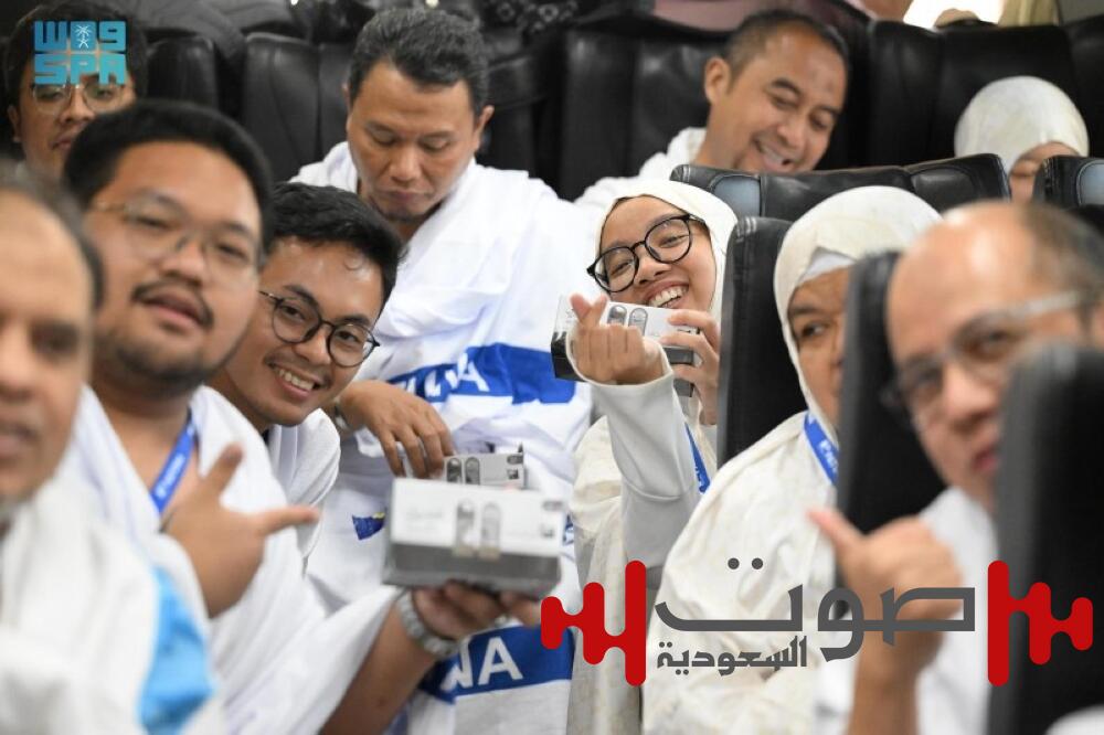 قوافل ضيوف الرحمن تغادر إلى مكة بعد أداء الجمعة بالمسجد النبوي