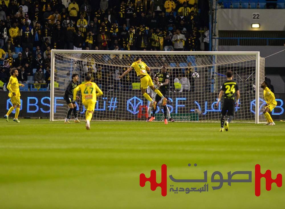 دونيس: أحتاج لاعبين بمستوى سالم الدوسري