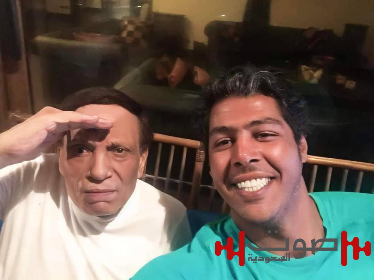 «أهلاوي أم زملكاوي؟».. عمر متولي يكشف مفاجأة حول ميول الزعيم عادل إمام