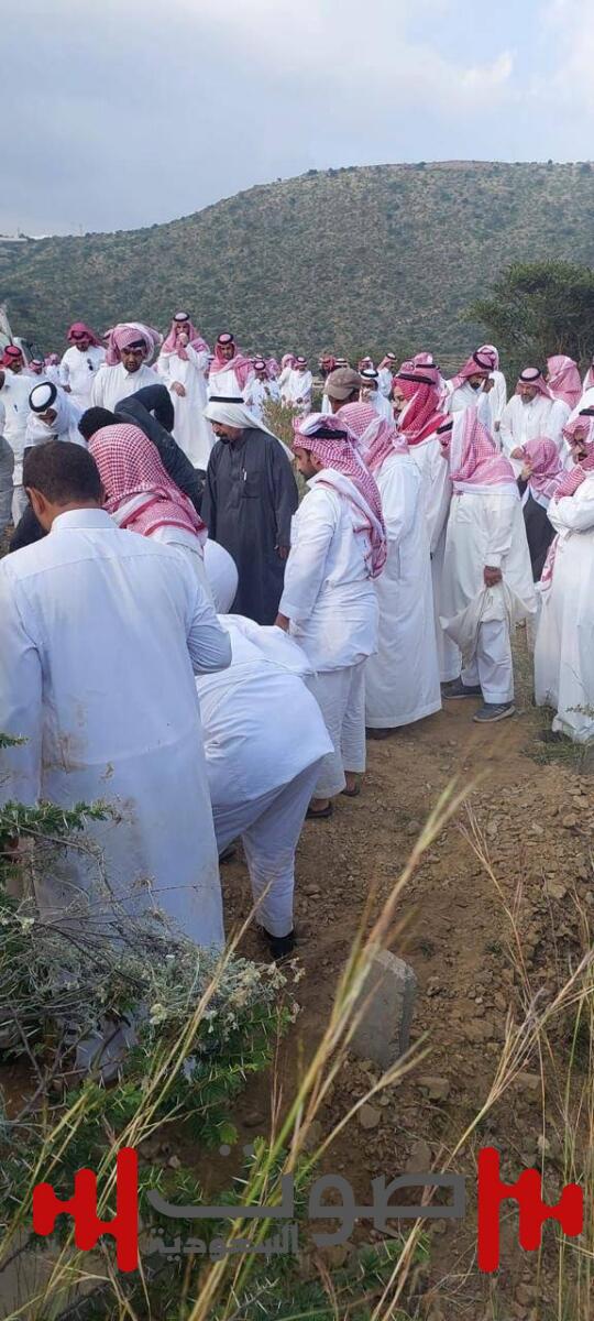 آل خضر يتقبلون العزاء في محمد بـ«محالة أبها»