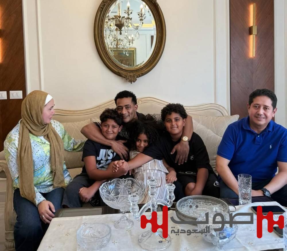 «من المحاكم إلى الصلح».. محمد رمضان يعلن انتهاء أزمة نجله وزميله