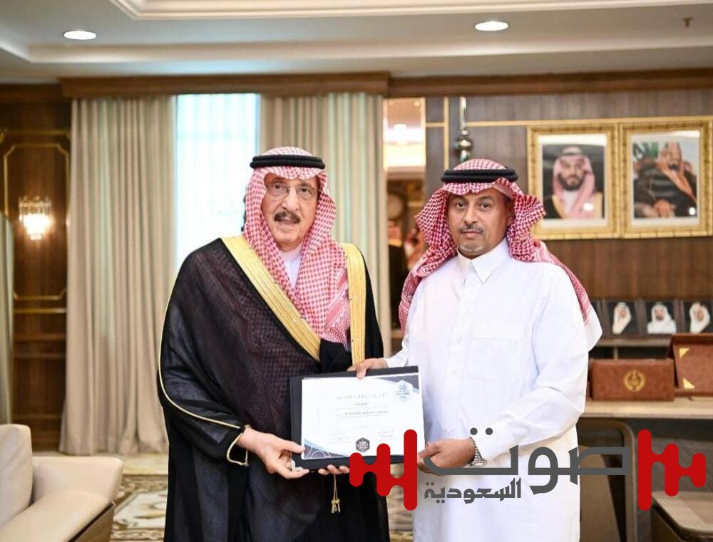 أمير جازان يستقبل «مجيري» بمناسبة حصوله على ميدالية بلاتينيوم