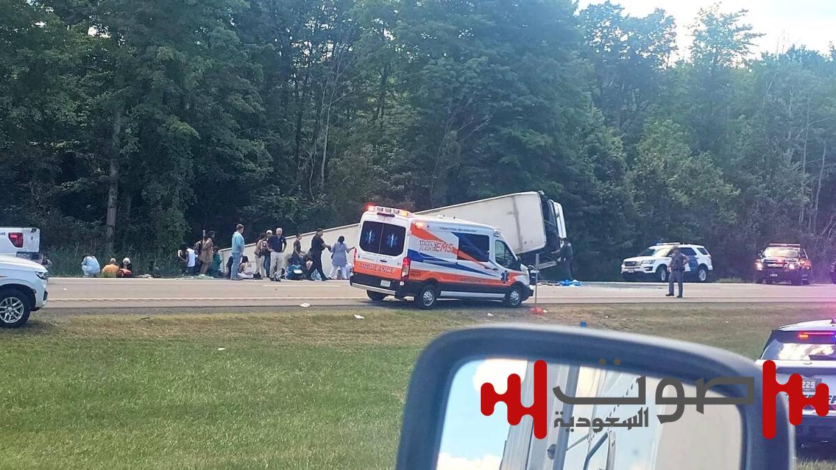 كارثة على طريق نيويورك.. انقلاب حافلة سياحية يخلِّف عشرات القتلى والمصابين