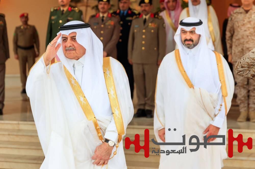 أمير منطقة تبوك يستقبل المهنئين بعيد الأضحى المبارك