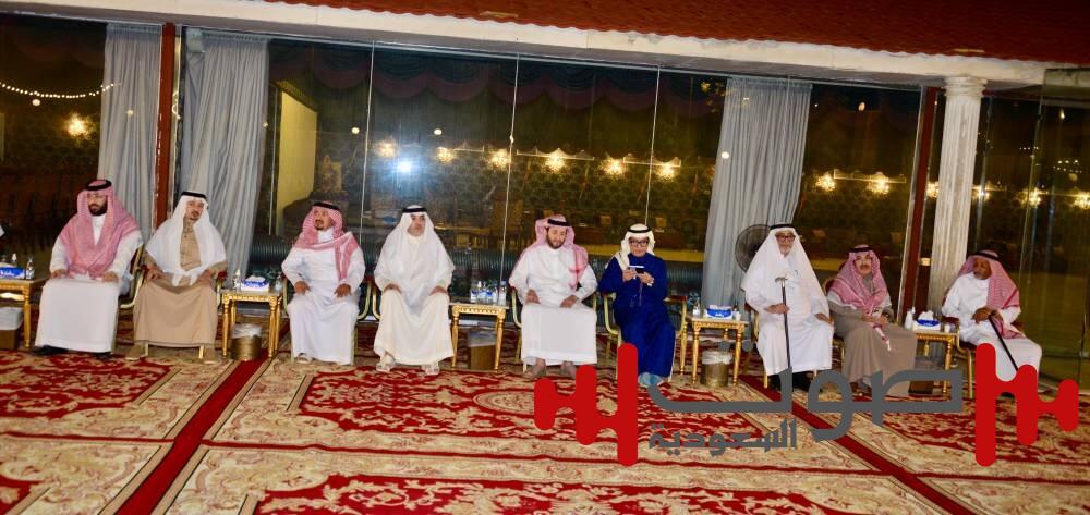 أسرتا أبوعيش وباشا تتلقيان التعازي في فقيدهما