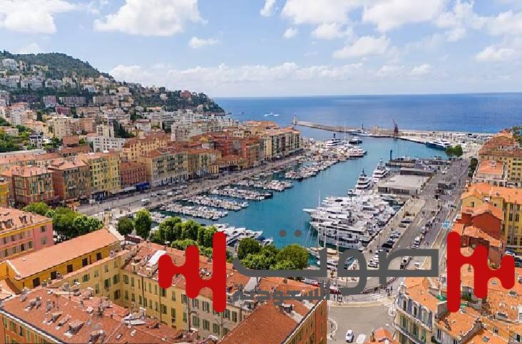 خطأ ساذج ينقل أمريكيتين إلى تونس بدلاً من فرنسا !