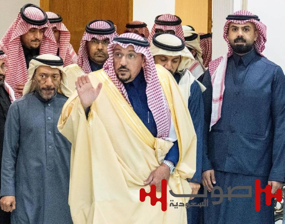 أمير القصيم يعزي أسرة الزويد