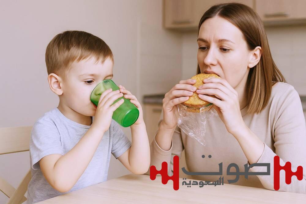 هل البلاستيك الدقيق في التغليف والملاعق والقوارير.. سبب للتوحد؟