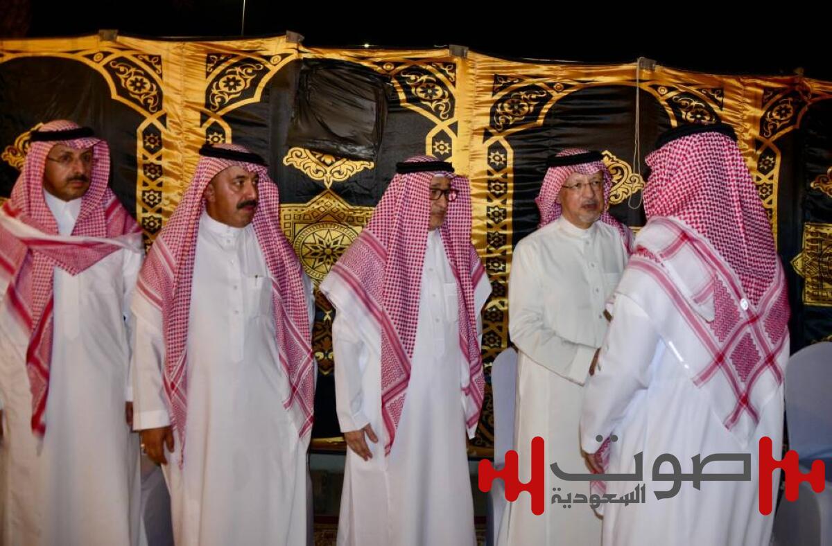 آل الحضراوي يستقبلون المعزين في وفاة فؤاد