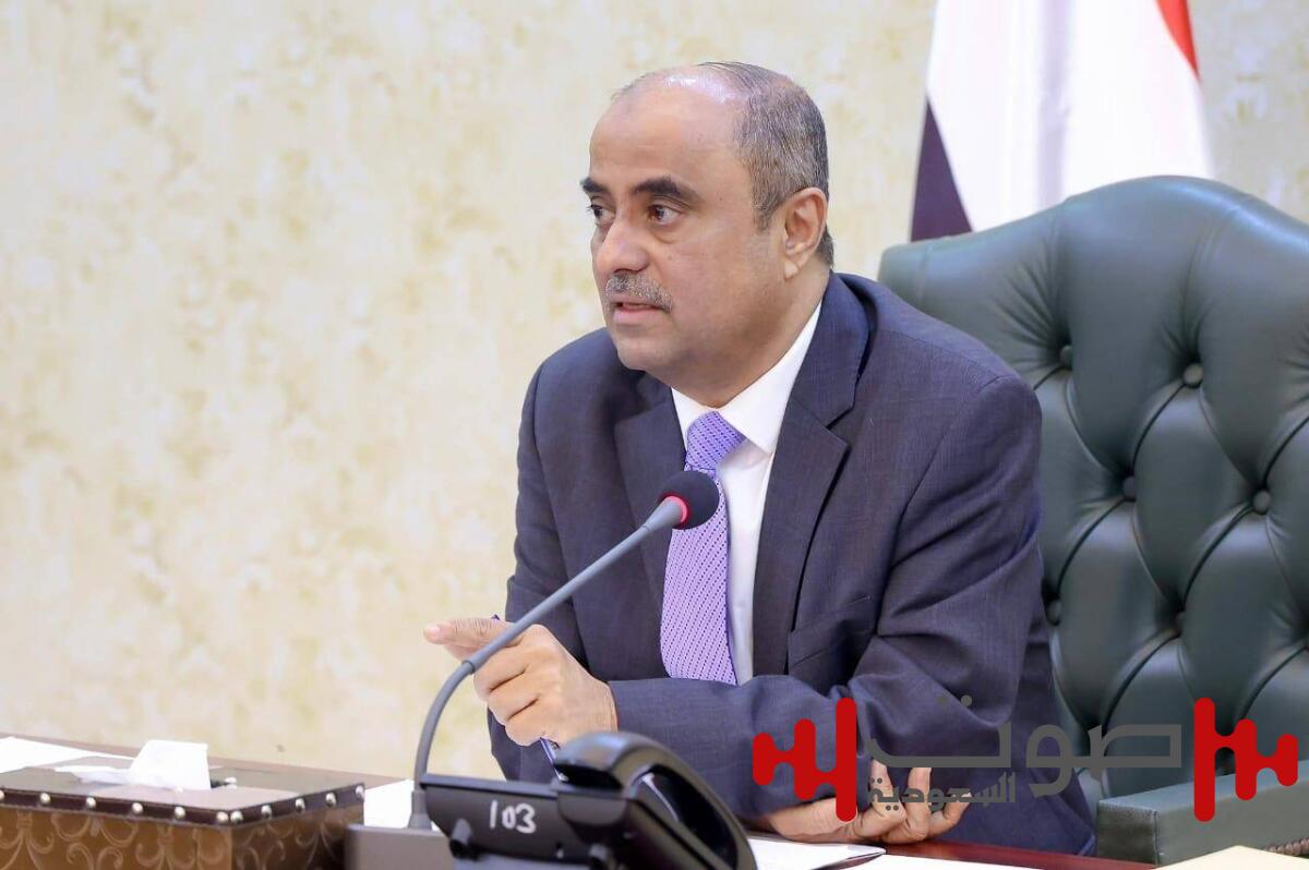 رئيس الوزراء اليمني: الحكومة تمضي في تنفيذ الإصلاحات الشاملة ولن تتهاون مع من يحاولون إعاقة تقدمها