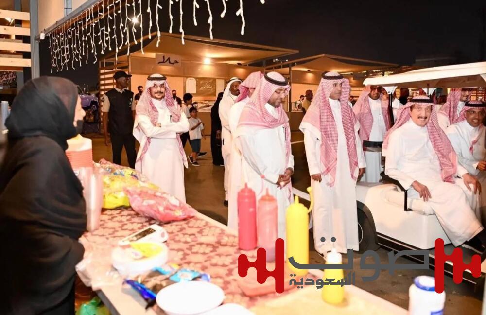 محمد بن ناصر يزور سوق البلد الرمضانية بمدينة جيزان