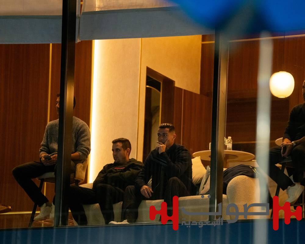 «رونالدو» يحتفل بفوز «ميجيل» و«نونو» ببطولة البادل