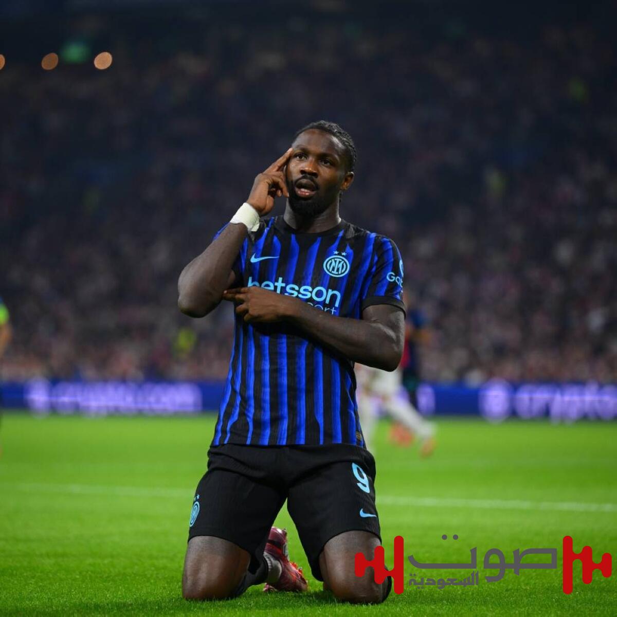 رأسيتا تورام تقودان إنتر لهزيمة أياكس