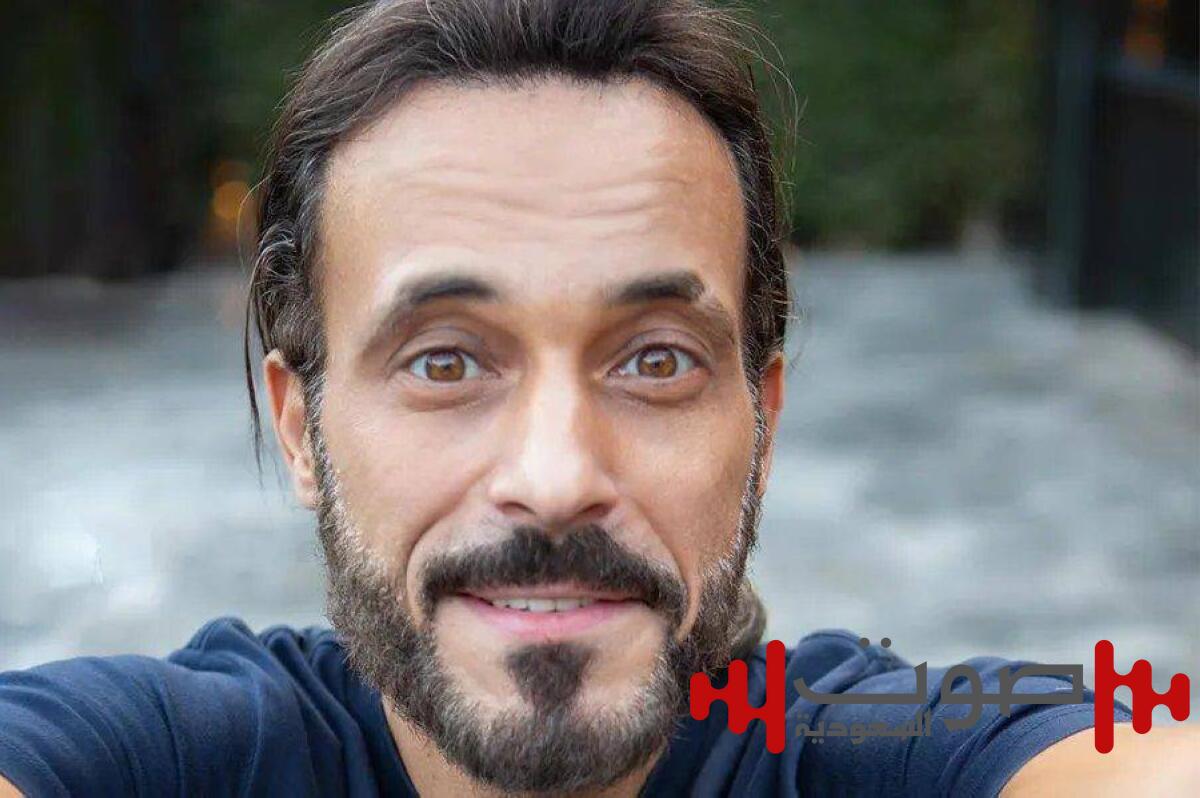 يوسف الشريف يثير تكهنات الجمهور حول وجود جزء ثانٍ من فيلمه الشهير «العالمي»