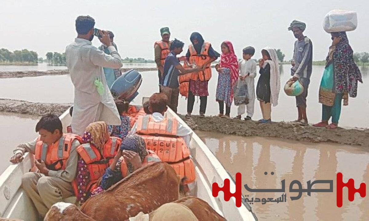 هرباً من الفيضانات.. باكستان تجلي 150000 من البنجاب