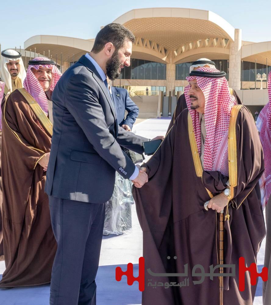 الرئيس السوري يغادر الرياض وفي مقدمة مودعيه أمير المنطقة