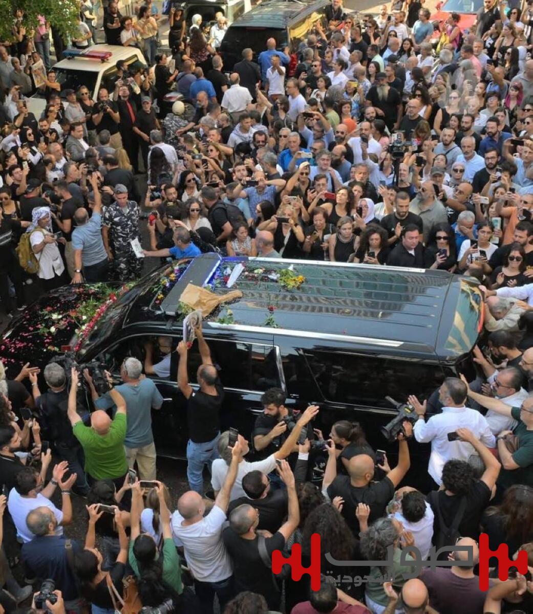 بالتصفيق والورود.. لبنان يودّع زياد الرحباني في مشهد يهز القلوب