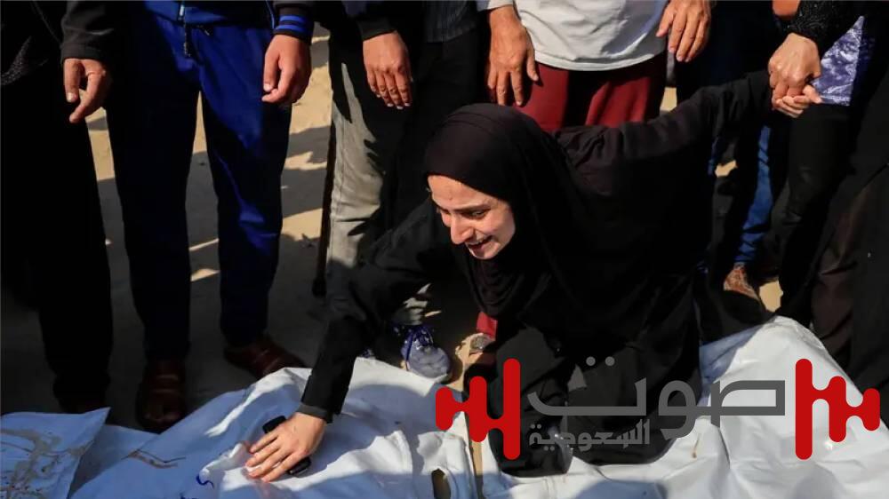 صدمة طبيبة فلسطينية.. أشلاء أطفالها التسعة أمامها في المستشفى