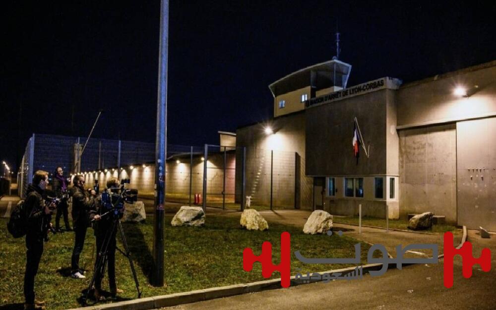 مجرم يهرب من السجن مختبئاً داخل حقيبة زميله