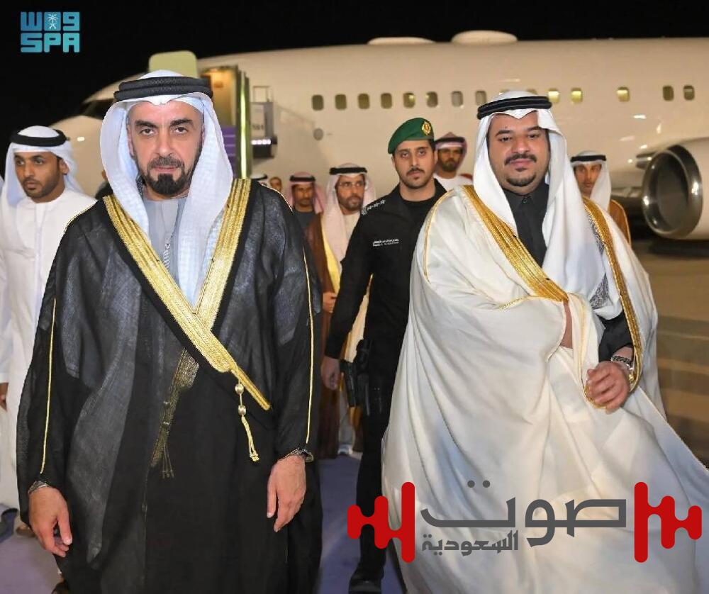 نائب رئيس مجلس الوزراء وزير الداخلية الإماراتي يصل الرياض
