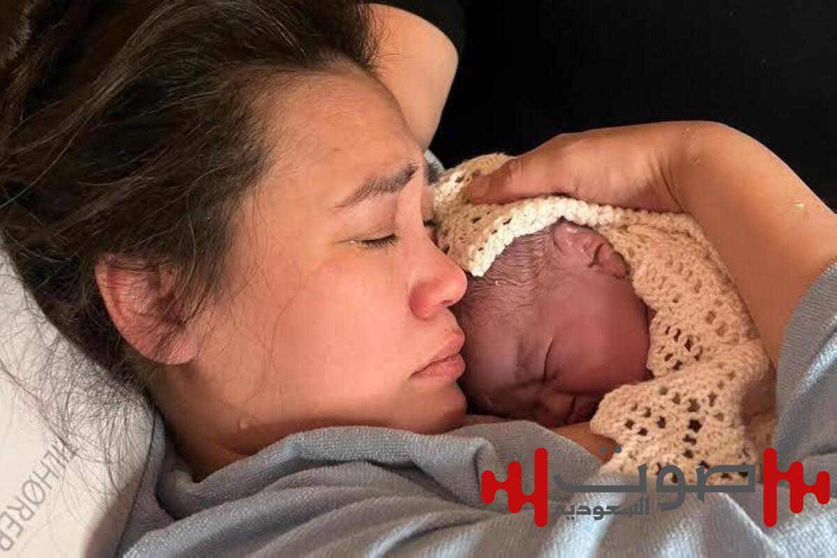 صدمة أم غرينلاندية.. السلطات الدنماركية تأخذ طفلتها بعد ساعة من الولادة