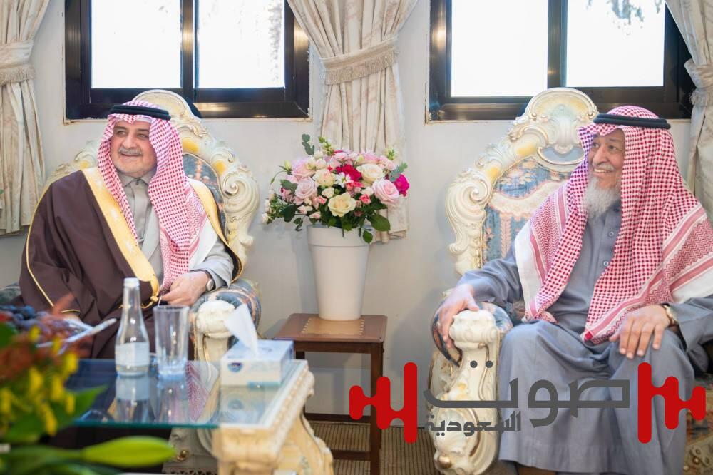 أمير تبوك يزور «الشعلان» و«بن حرب» و«الغريض» للاطمئنان على صحتهم
