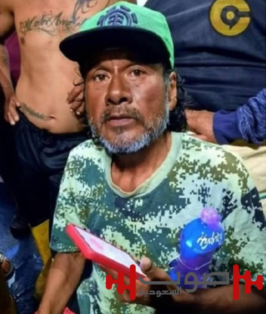 أكل الصراصير والسلاحف.. صياد يعود لأسرته بعد 95 يوماً تائهاً في المحيط الهادئ