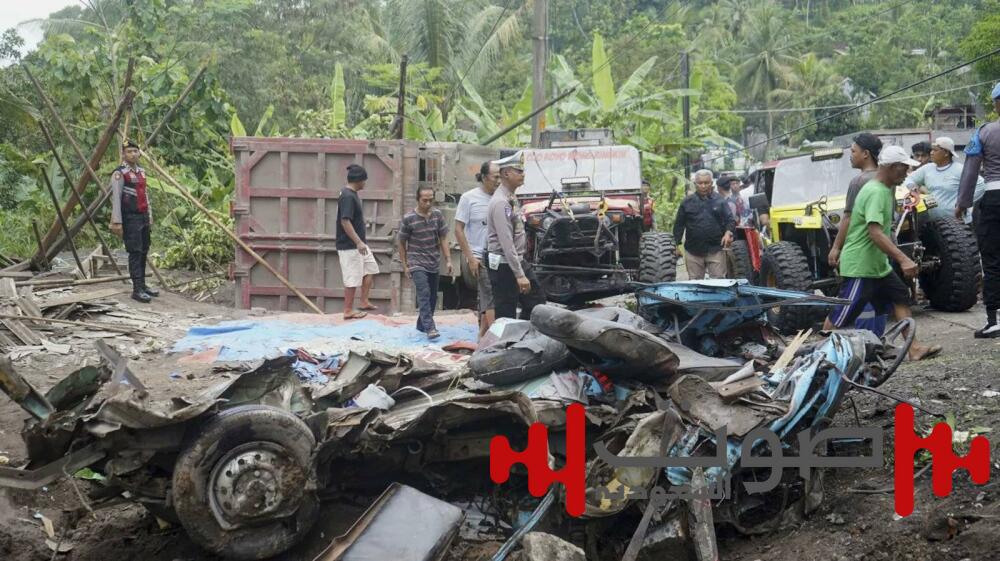 حضروا جنازة.. وماتوا أثناء عودتهم في حادثة بإندونيسيا !