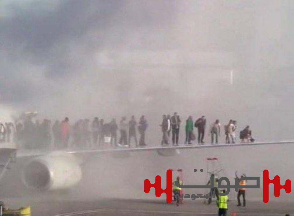 على متنها 178 راكباً.. حريق في طائرة أمريكية أثناء هبوطها في مطار دنفر