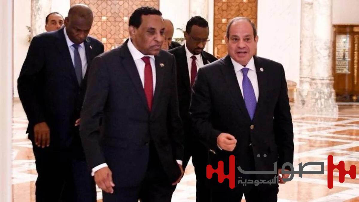 في أول زيارة خارجية له.. رئيس الوزراء السوداني يلتقي السيسي